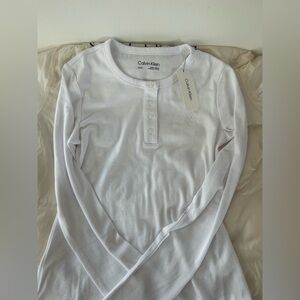 BNWT Calvin Klein Vintage Y2K Style Long sleeve T-Shirt